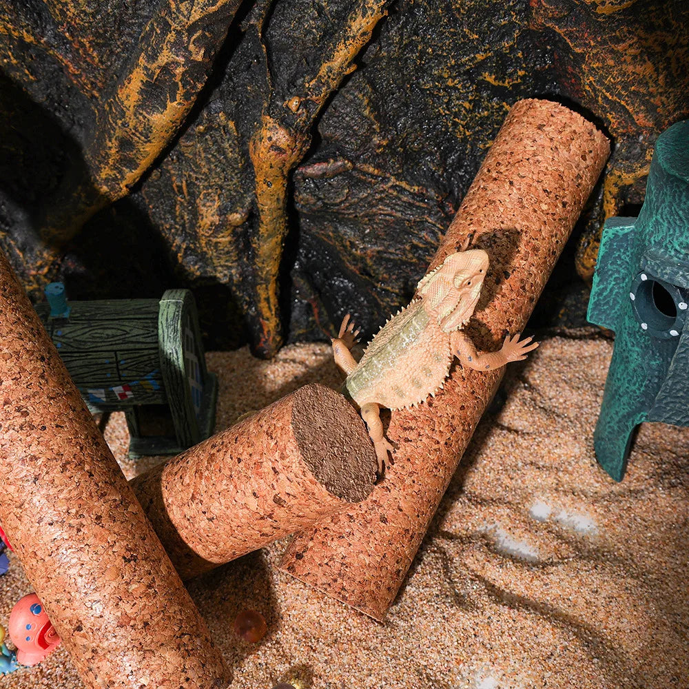 Lizard Climbing Pole